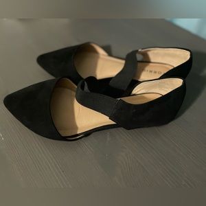 Black pointed toe flats